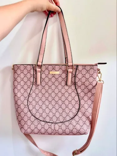 Bolsa rosé com detalhes em preto e alças removíveis | Fuseco (nova)