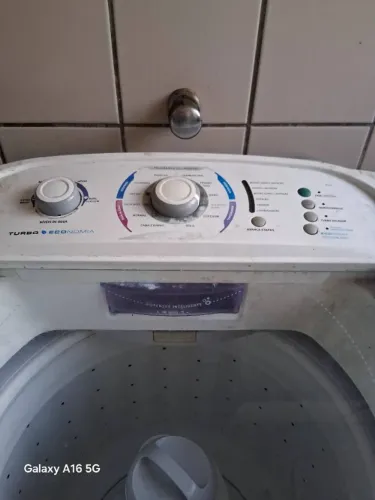 Vendo máquina de lavar Electrolux 13 kg funcionando perfeitamente 