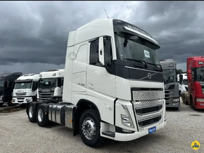 VOLVO FH-460 6X2<br>2022/2022<br>TETO ALTO<br>CABINE EC