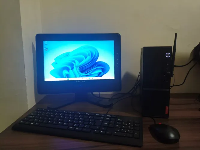 PC Lenovo V530S i3 8ª Geração + SSD 256GB + 12GB RAM + Monitor
