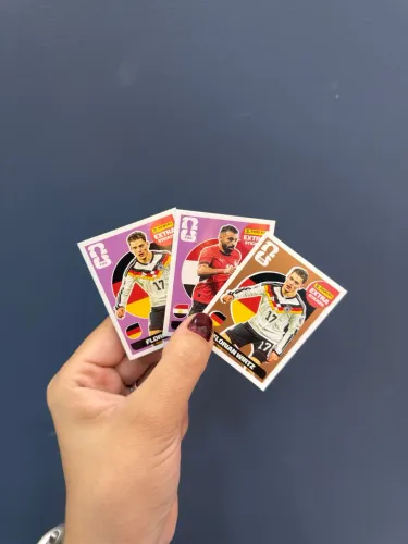 Kit 3 Figurinhas - Florian Wirtz Regular + Mohamed Salah Regular + Florian Wirtz Bronze