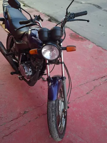 Fan 125 KS cor Roxa