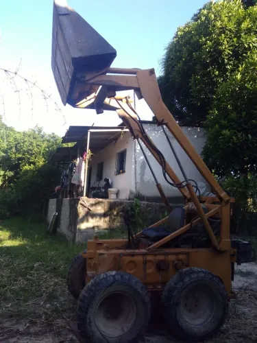 Bob CAT 610 ano 80