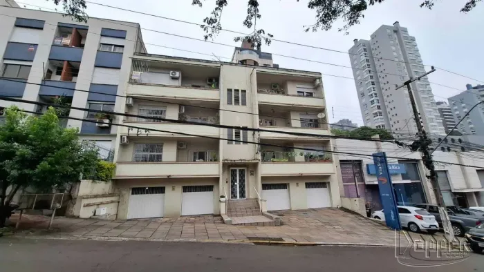 Apartamentocom 111 m² no Centro à venda, com 3 dormitórios/quartos disponíveis.
