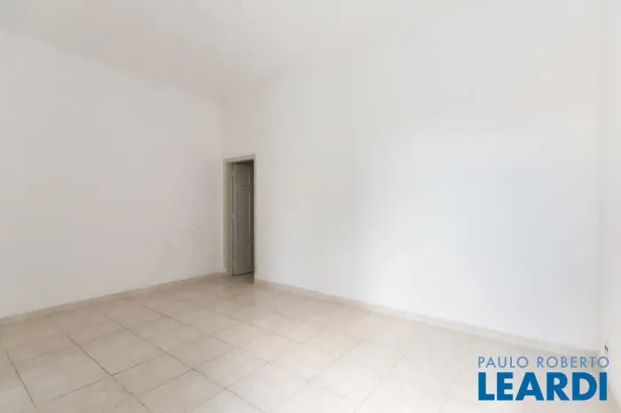 CASA ASSOBRADADA - CAMBUCI - SP