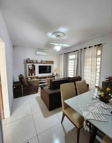 CASA A VENDA NO RESID. PARK DOS PINHEIRO