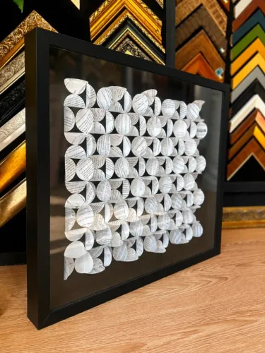 Quadro com arte em papel