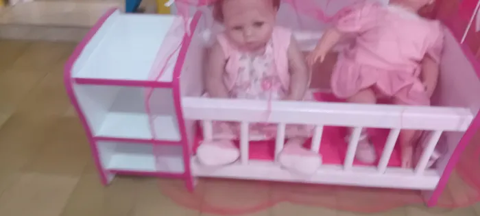 Vendo berço e boneca