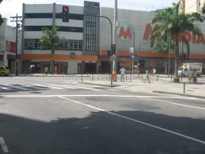 PASSO PONTO COMERCIAL LOJA NO LARGO DA 2ª FEIRA NA TIJUCA - Rio de Janeiro - RJ