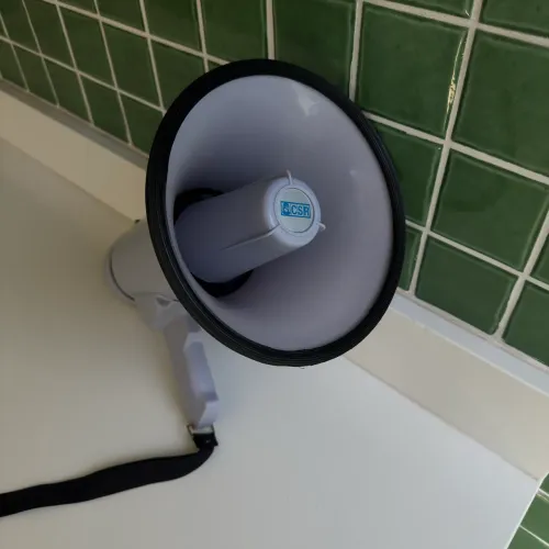 Megafone Profissional CSR HMP1503 20W Com Microfone E Sirene Alcance 700m