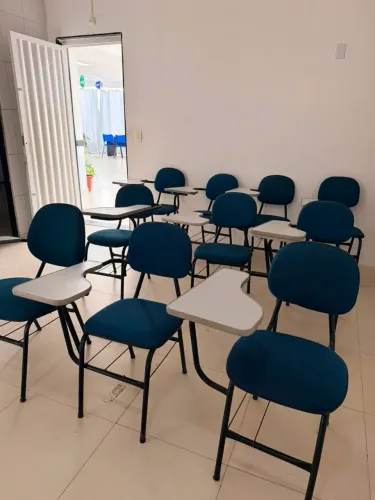 CADEIRAS UNIVERSITARIAS ESTOFADO AZUL PERFEITAS