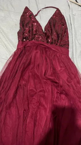 Vestido longo vermelho com paetês tamanho P