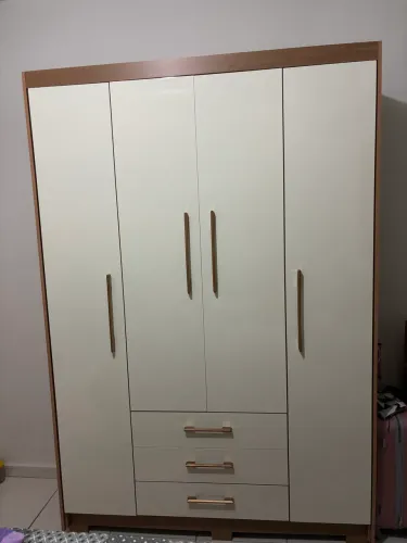 GUARDA-ROUPA