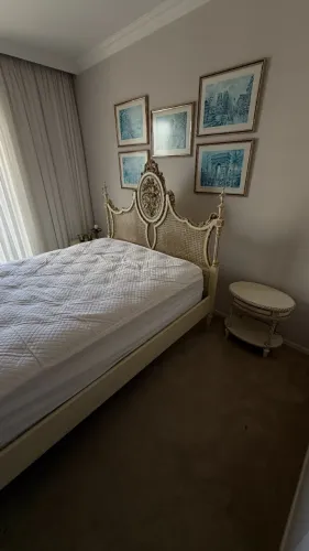 Conjunto de quarto em estilo Luís XV/Neoclássico