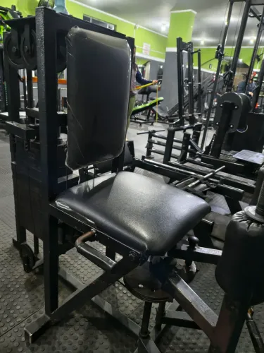 Adutora e abdutora / Leg Press e gaiola