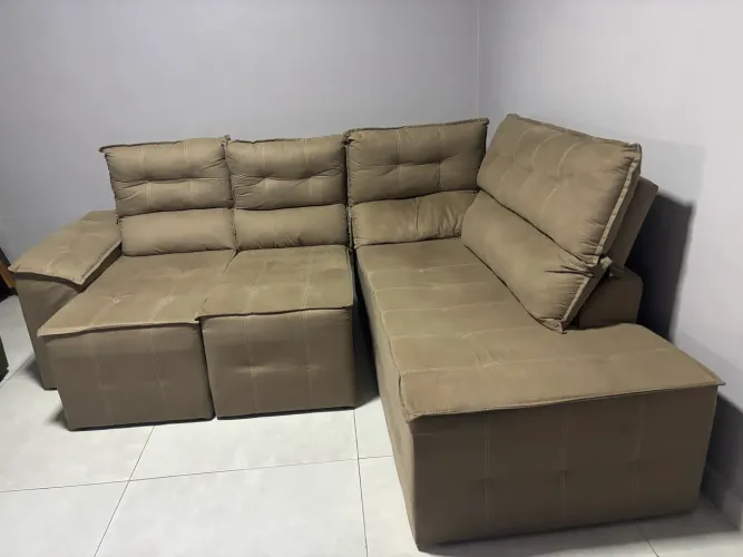Sofá retrátil e reclinável impermeabilizado