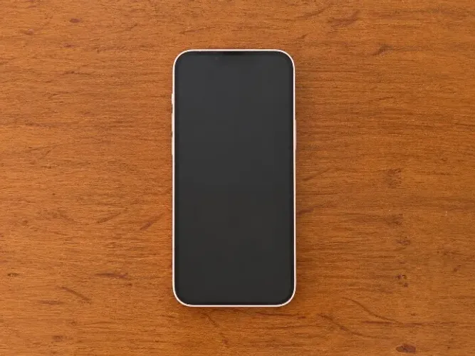 iPhone 13 Rosa 128 GB | Bem conservado + cabo e 2 capinhas