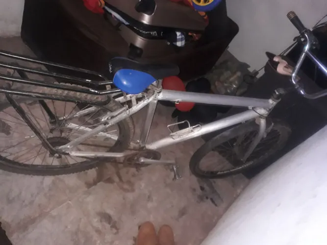 Vendo ou troco por celular que seja da Samsung e motog200 reais mande suas propostas