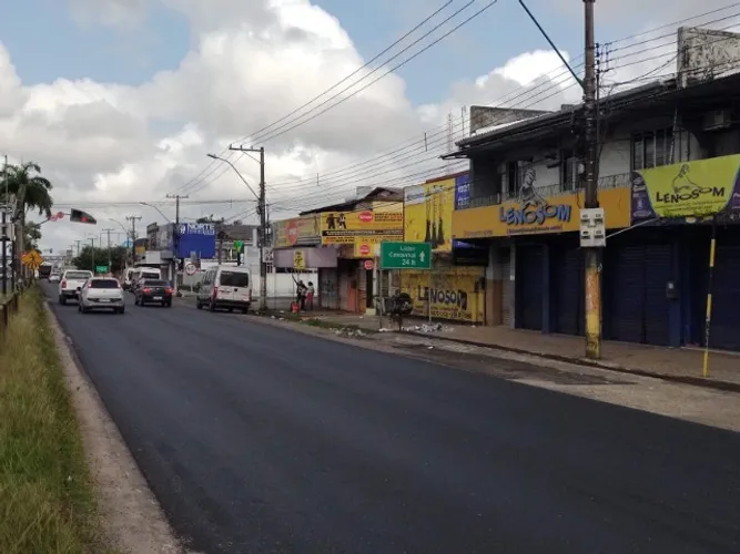 Loco ponto comercial R$1.500 com 3 salas de escritório no centro