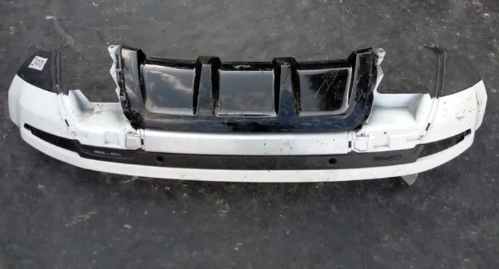 Parachoque Traseiro Evoque Branco 2012/2015 com detalhe