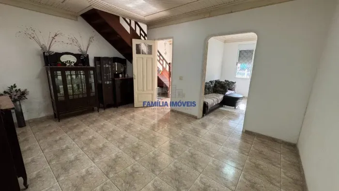 Sobrado de 3 dormitórios com Churrasqueira, Edícula e Quintal!