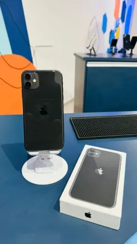 iPhone 11 Semi Novo 64GB Preto Tela Trocada Saúde de Bateria 80% Impecável