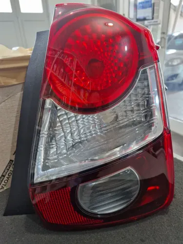 Lanterna Traseira Direita Toyota Etios 2017 a 2020 Hatch Fume Original