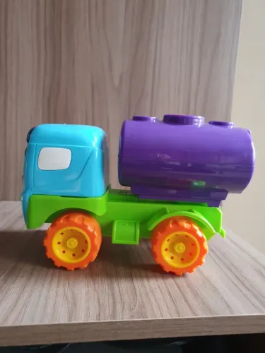 Caminhão cofrinho