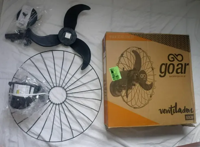 Ventilador de parede 60 cm preto giratório da Goar - V60 Bivolt