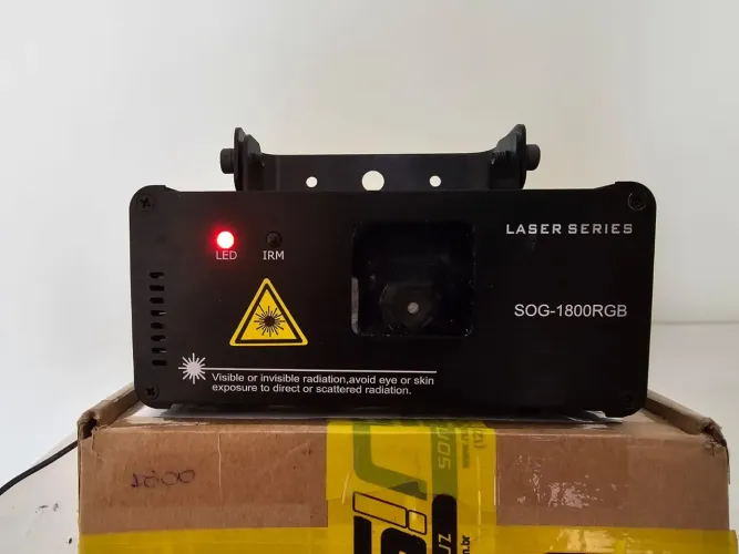 Iluminador de Palco Laser com Controle Remoto