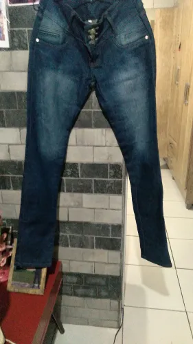 Calça Jeans Feminina Azul com Detalhes