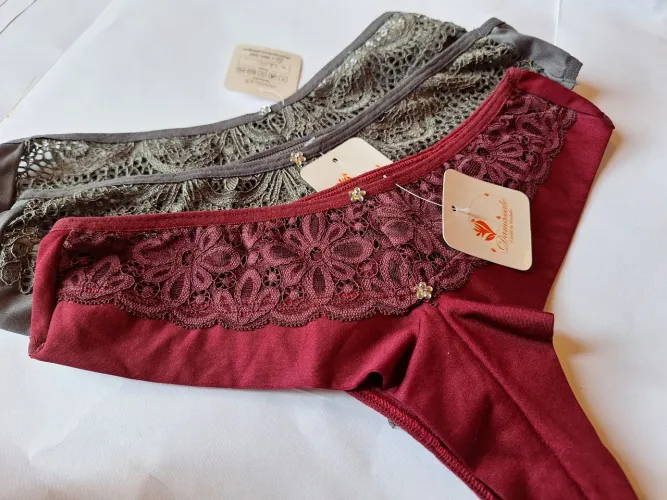 Calcinhas variadas novas