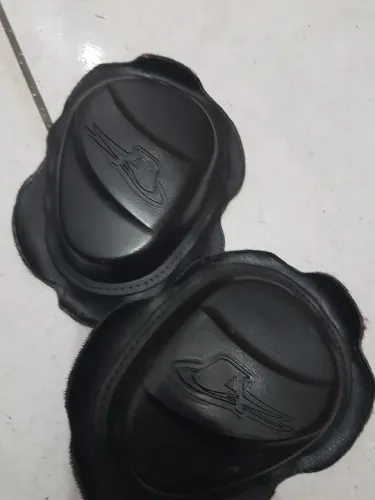 Saboneteiras ou raspador para macações de couro moto sport