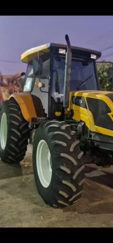 Trator Valtra A 950 R 