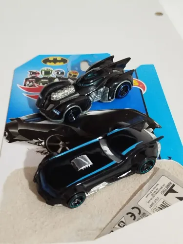 Hotwheels Batmobile The Batman e Asilum Arkham