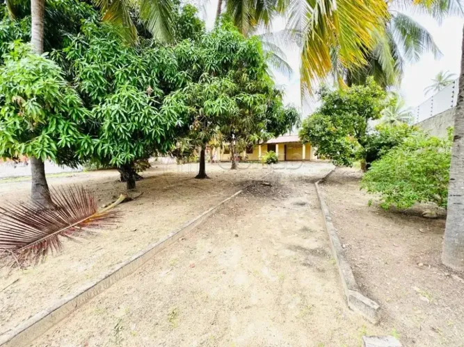 EXCELENTE LOTE A VENDA A 200 METROS DA PRAIA NA AVENIDA JOSÉ SARNEY