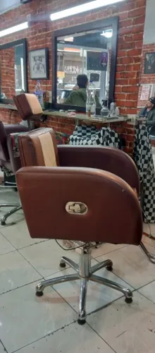 Móveis Barbearia - 2 Poltronas de Espera + 1 Cadeira Profissional com Encosto De Cabeça - 