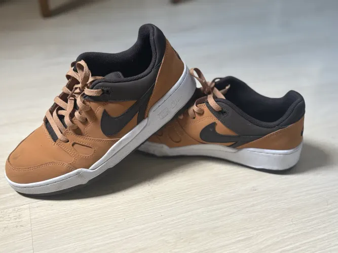 Nike force seminovo