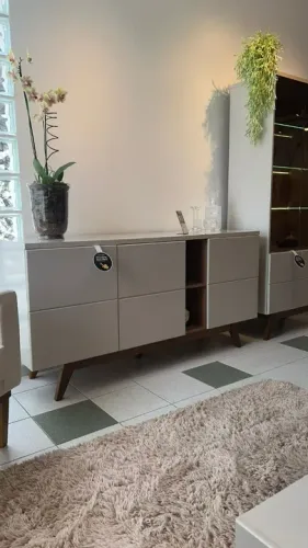 Balcão Buffet Noronha 3 Portas 1 Prateleira Off White/Matte/Freijó - Em Promoção