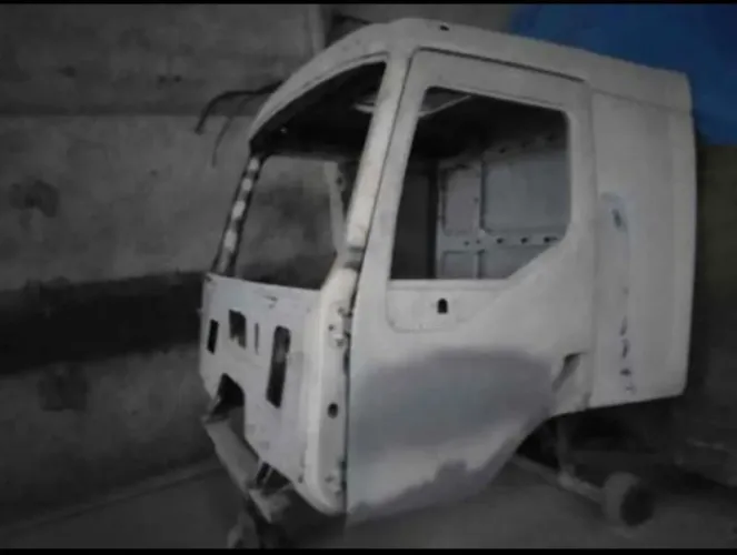 CABINE VOLVO VM LEITO - ANO 2019 SEM PINTURA E SEM MONTAGEM