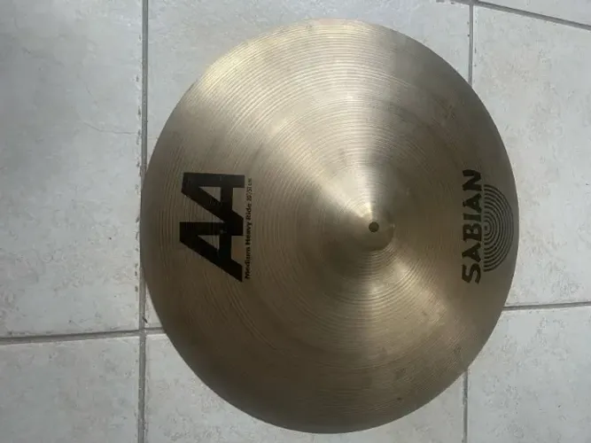 Prato Bateria - Sabian AA Medium Heavy Ride 20"