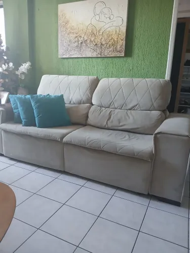 Vendo sofá em bom estado.