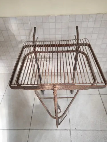 CARRINHO DE CHURRASQUEIRA