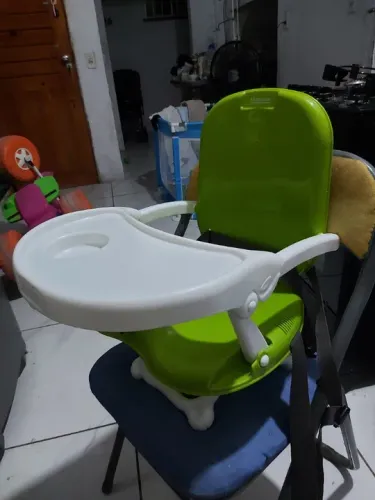 Cadeira para alimentação de bebês 
