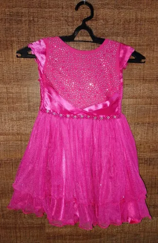 Vestido de Festa Rosa com Brilho - Perfeito para Ocasiões Especiais! Tam 2