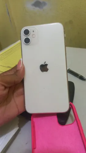 Celular iPhone 11