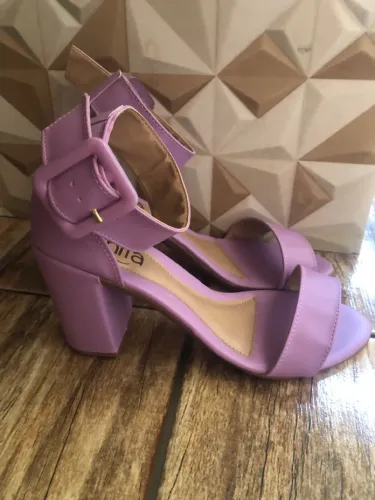 Sandália Feminina Salto Bloco Roxo Munita