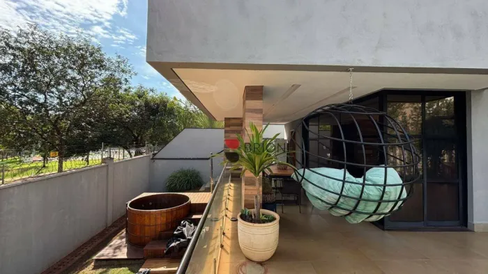 Casa alto padrão com 343m², 3 quartos para locação e venda no Condomínio Alphaville 3 em R