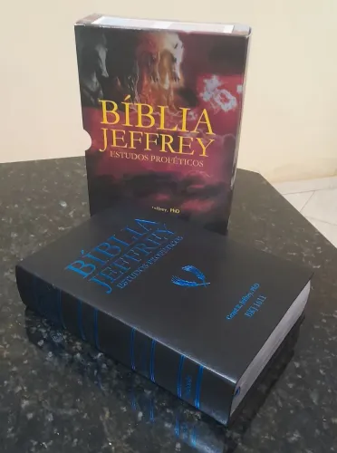 Bíblia de estudo Jeffrey (Como nova) 