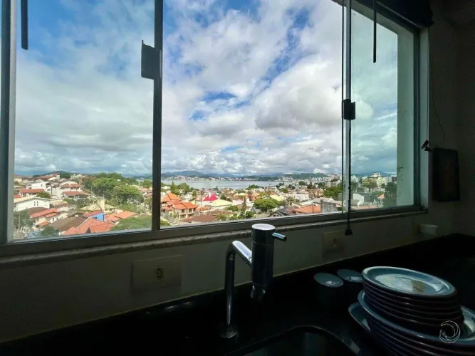 Cobertura para Venda em Florianópolis, Abraão, 4 dormitórios, 3 suítes, 4 banheiros, 2 vag